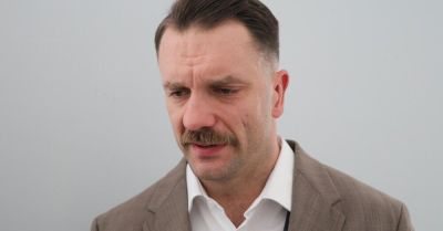 Wniosek o uchylenie immunitetu Mejzie za jazdę 200 km/h w Komendzie Głównej Policji